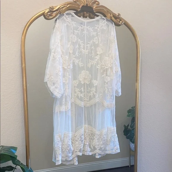 Elegant Sheer Lace Kimono Size L/XL - Picture 7 of 8